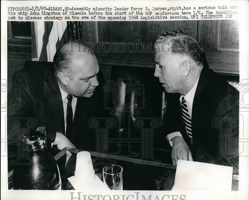 1967 Press Photo NY politicians Perry Duryea and John Kingston at GOP conference - Historic Images