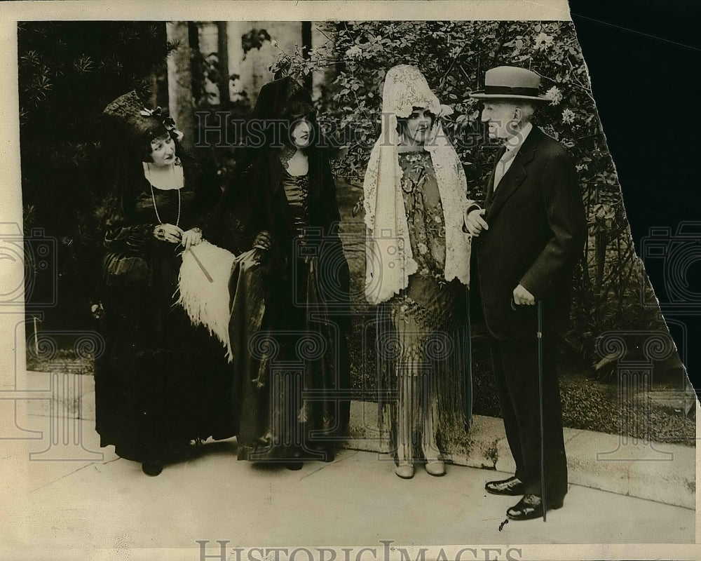 1927 Press Photo Chauncey Depew W/Ladies In Costume Ponce De Leon Celebration - Historic Images