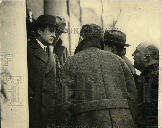 1924 Press Photo Dr. Cary Grayson announcing death of President Woodrow Wilson - Historic Images