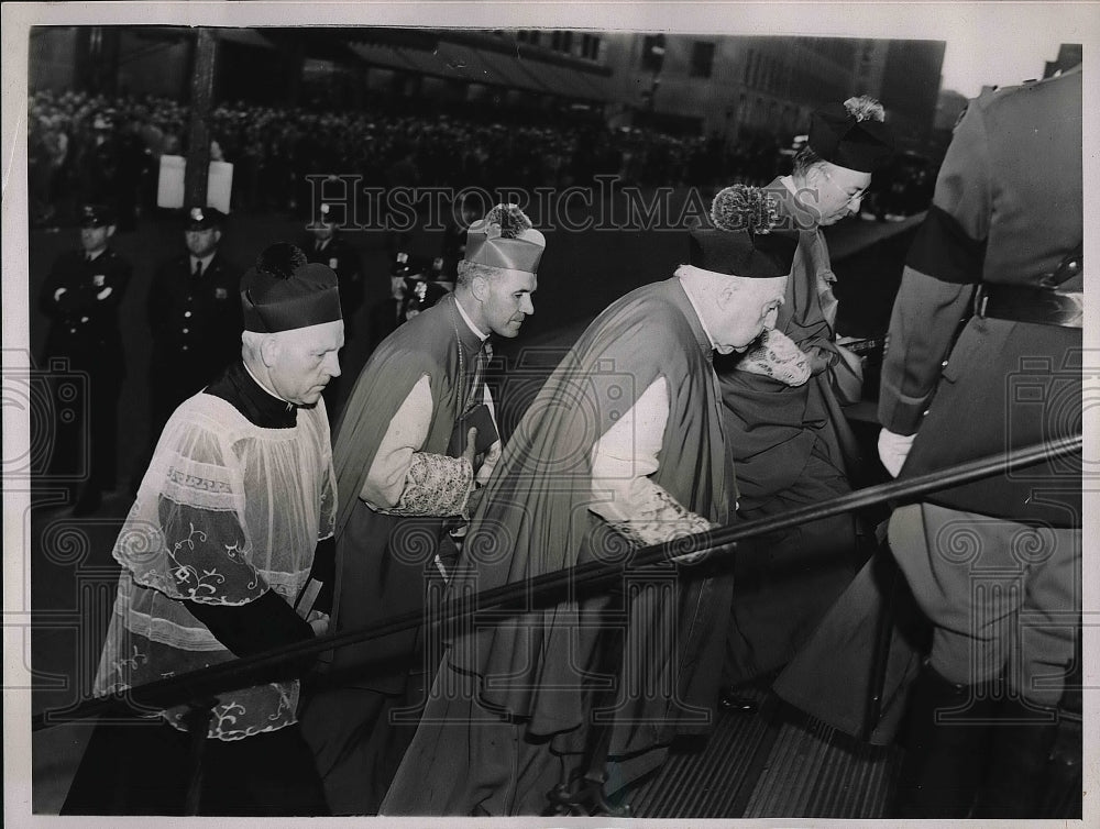 1935 Bishop Stephen Donahue &amp; Monsignor Michael Lavlle  - Historic Images