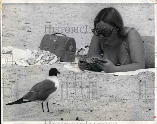 1971 Thea Davis at St Petersburgh Beavh  - Historic Images