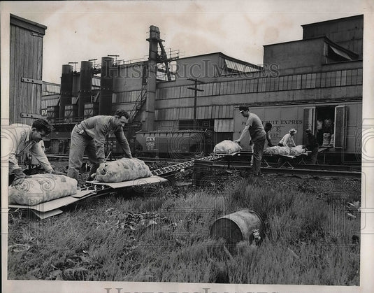 1946 NYC Yard Morris Cohen Co.  - Historic Images