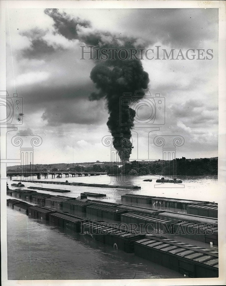 1951 Press Photo Smoke Rises In Sky Above Kansas City, MO - nea53200 - Historic Images