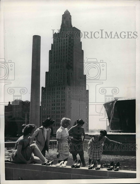 1957 Office Workers Coll Off In Water Fountain In Kansas City, MO - Historic Images