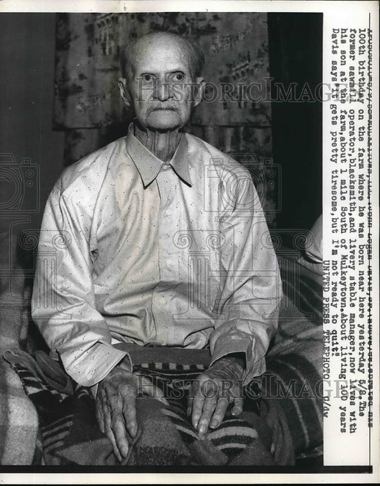 1958 John Logan Davis Sr. Celebrating 100th Birthday In Illinois - Historic Images