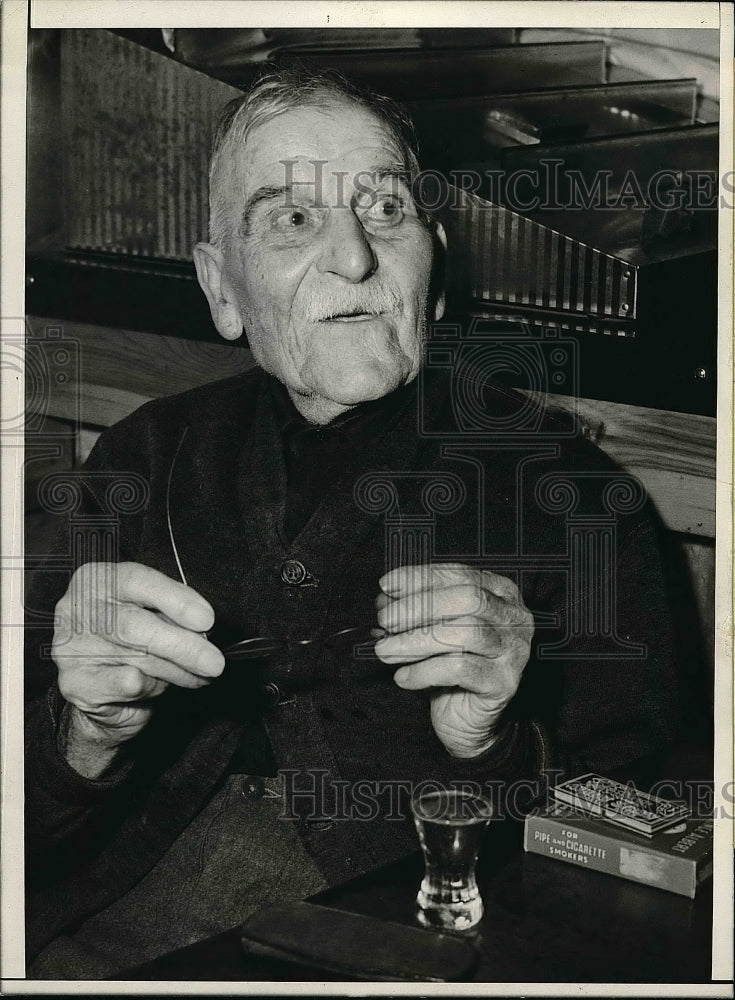 1944 Antonio Jose Gabriel Celebrating 108th Birthday With Drink - Historic Images