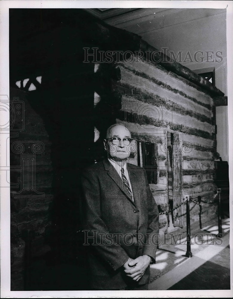 1963 Press Photo Businessman Ivy Davenport Of Hedgeville, KY - nea53286 - Historic Images