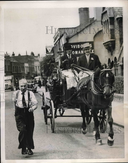 1950 Charles hart Age 84 Racing Horse and Winning  - Historic Images