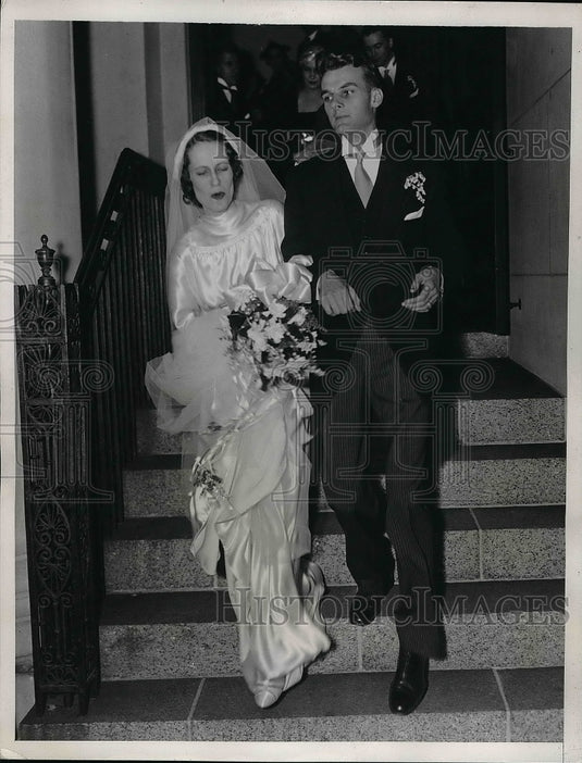 1935 Mr. & Mrs. Frederick Hayes Warren Leaving Church After Wedding - Historic Images