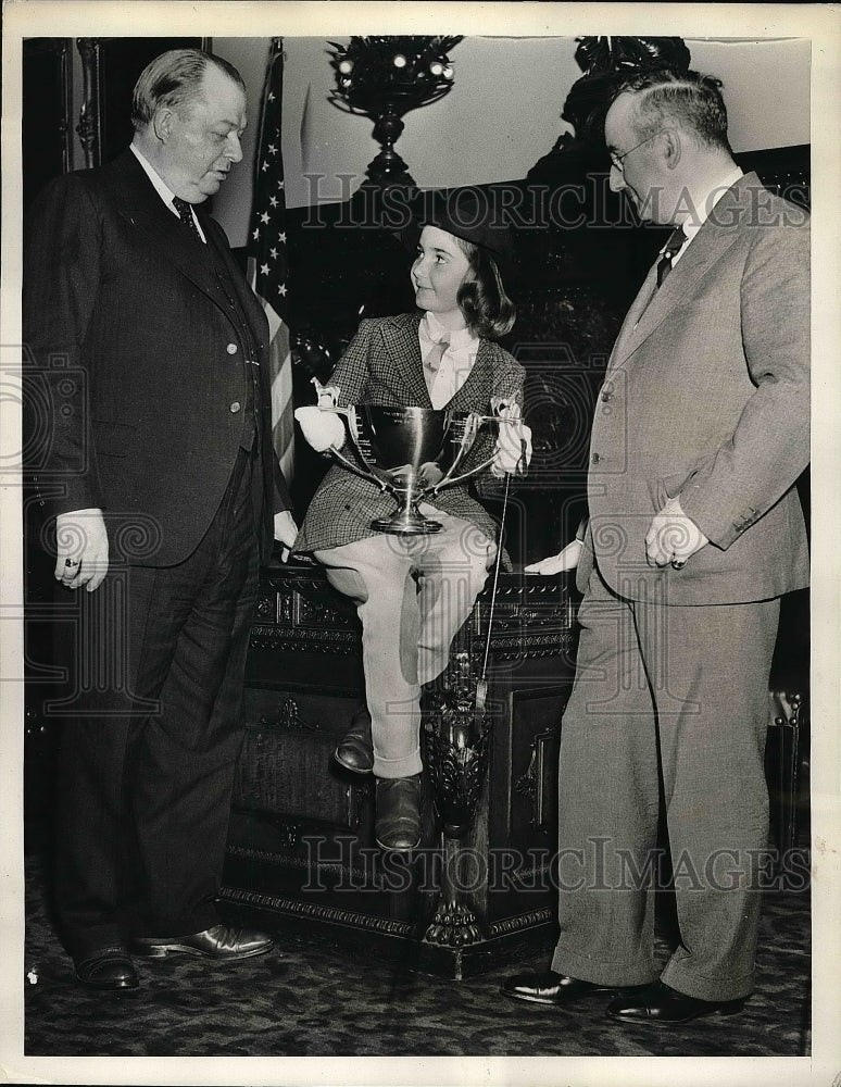 1937 Mayor S. Davis &amp; Judge Harry S. McDevitt During Horse Show - Historic Images
