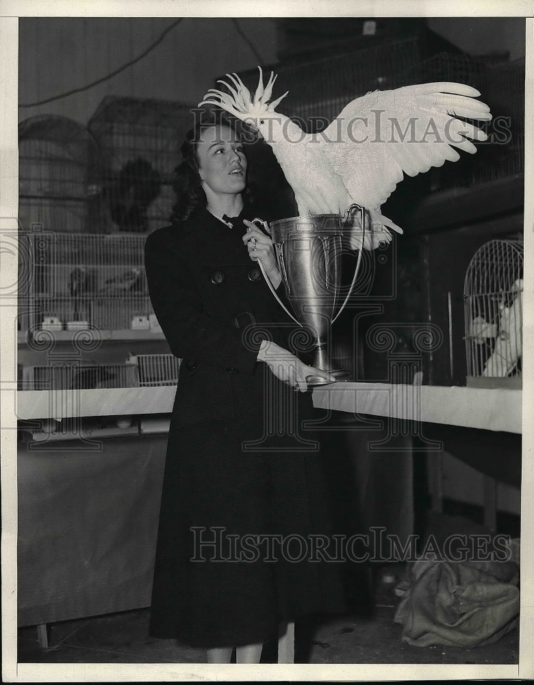 1938 Carolyn Dutton & Coffin Sulphur - Historic Images