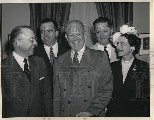 1953 Press Photo President Dwight Eisenhower Meets With Board of Trustees - Historic Images