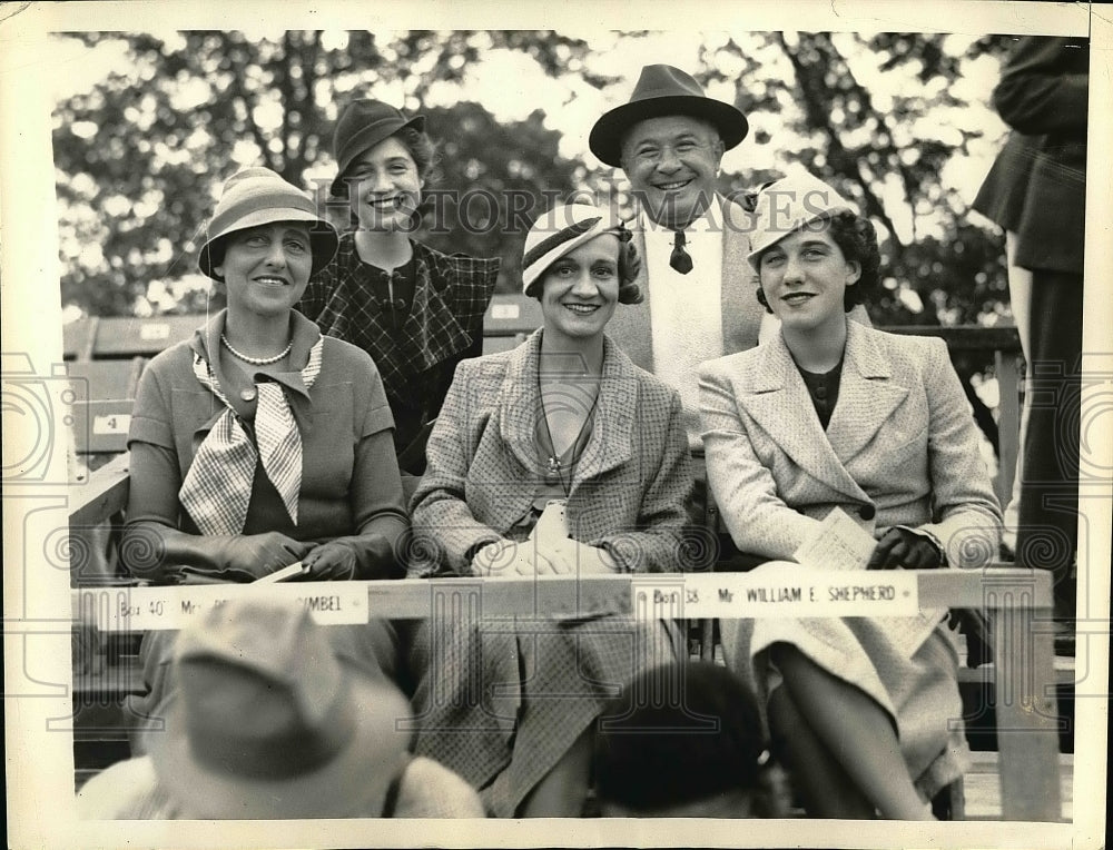 1933 Press Photo Gimbel Family, Prominent Society Racing Enthusiasts Watch Hunt - Historic Images