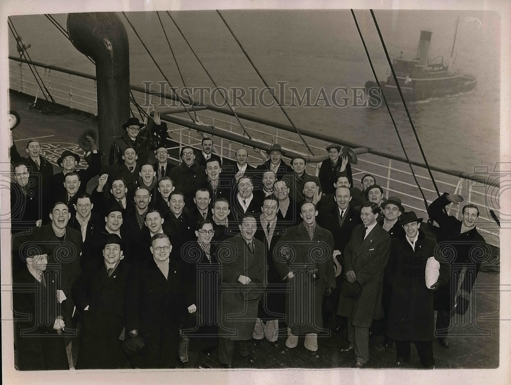 1937 Press Photo Budapest University Chorus On Way To Carnegie Hall By Ship - Historic Images