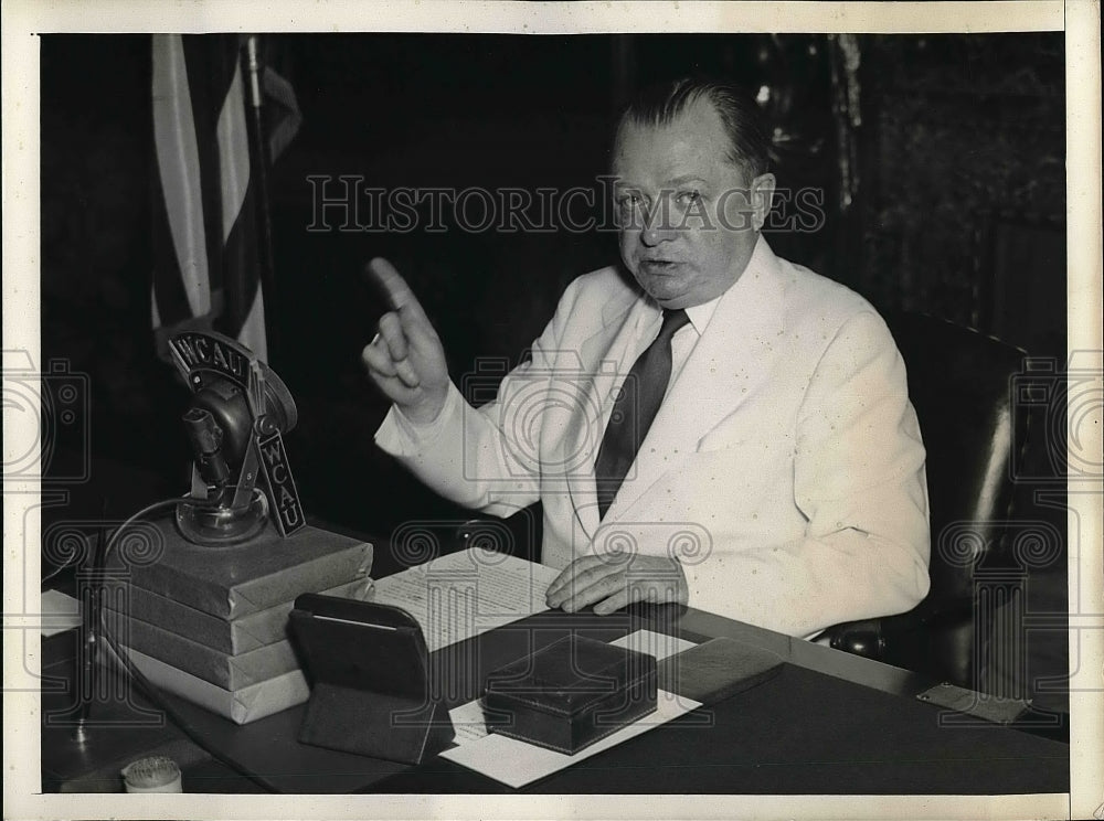 1937 Press Photo Mayor S. Davis Wilson Broadcasts Appeal To All Sides - Historic Images