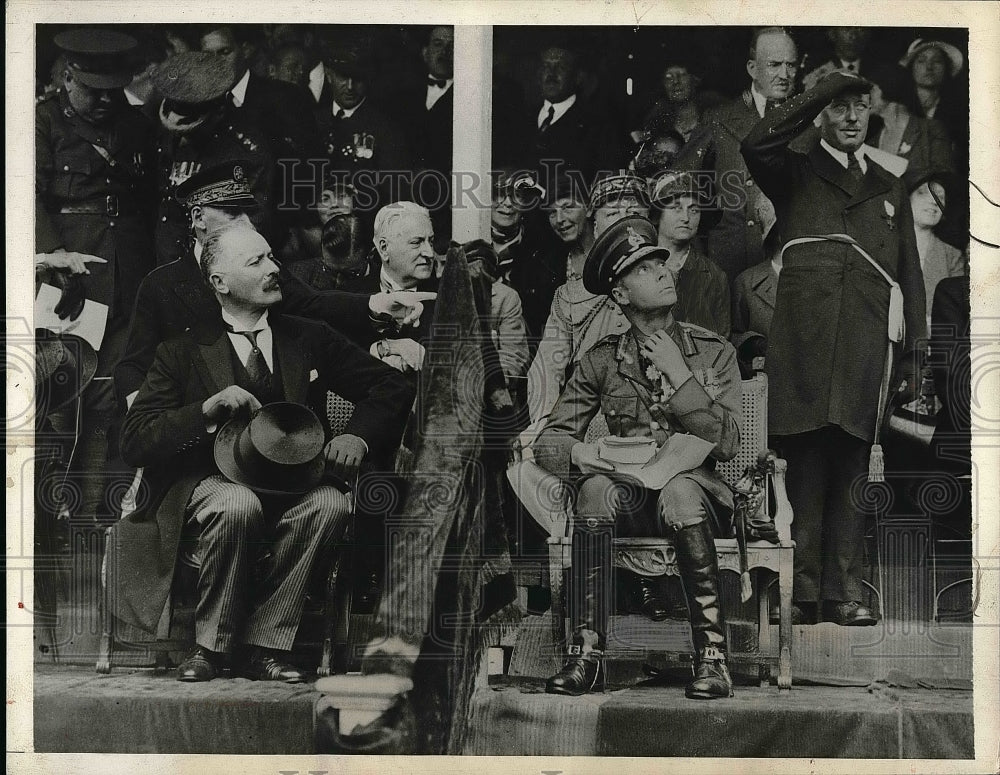 1932 Prince Of Wales Looking Over Scene With France President Lebrun - Historic Images