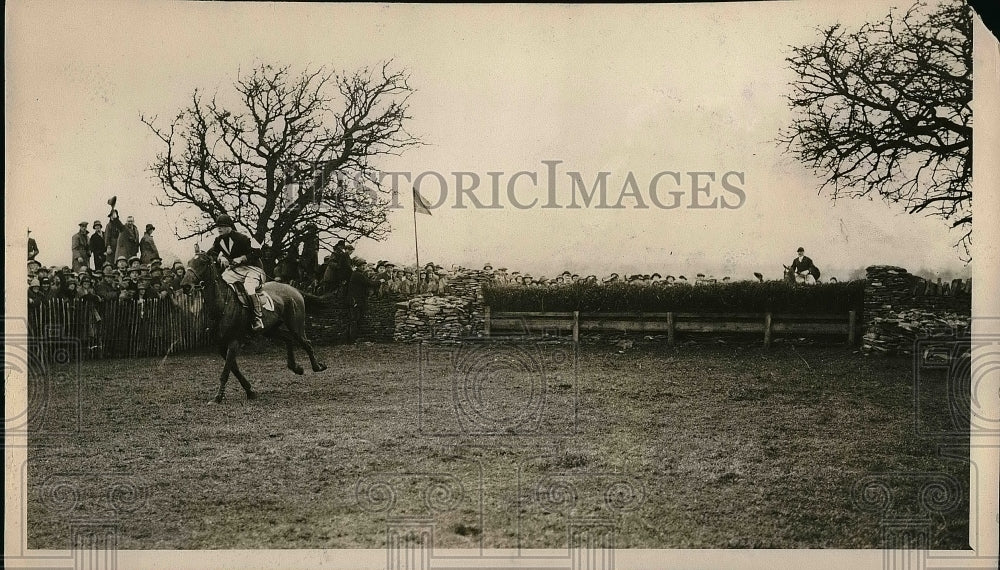 1928 Press Photo H.R.H. Prince Of Wales Winner Of Welsh Guards Race - nea53851 - Historic Images