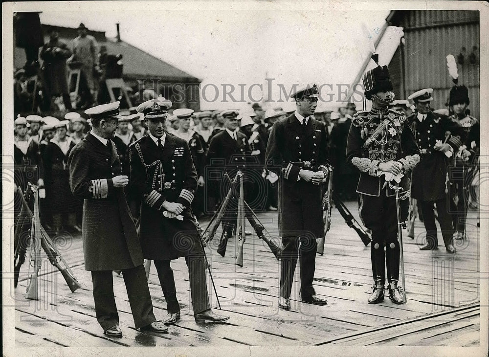 1934 Press Photo Prince George and Prince Henry waiting for the Duke and Duchess - Historic Images