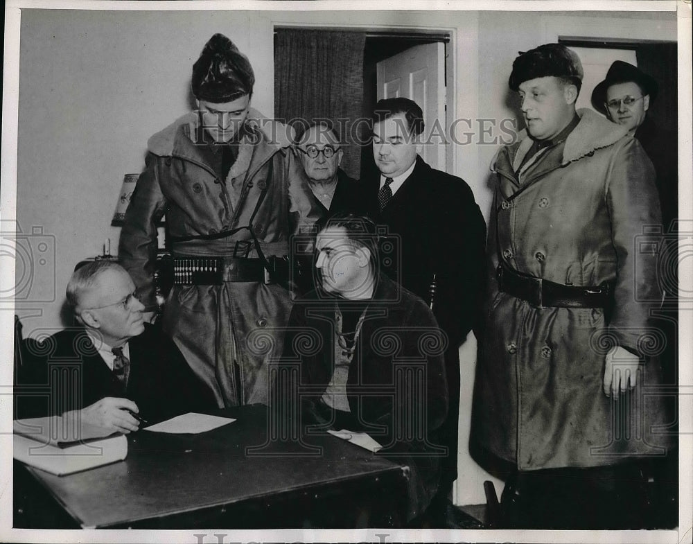 1938 Suspect Edward Olszewski &amp; Peace Justice Frank Engel - Historic Images