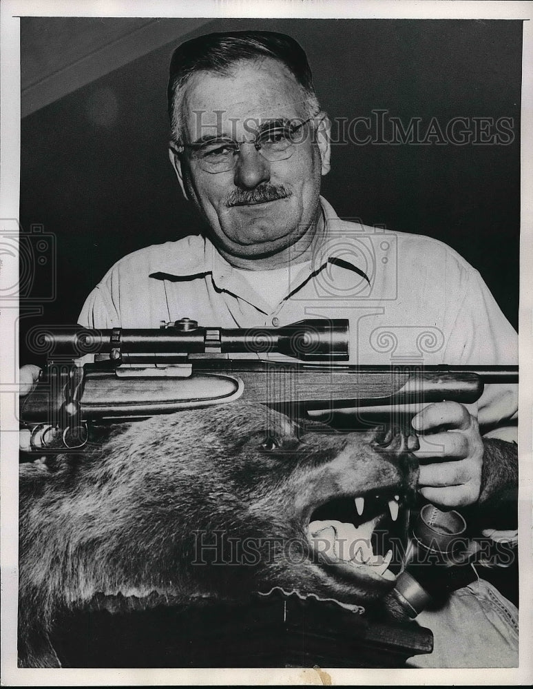 1957 Capt. L. E. Wadman Shows Custom Made Rifle He Built for Hunting - Historic Images