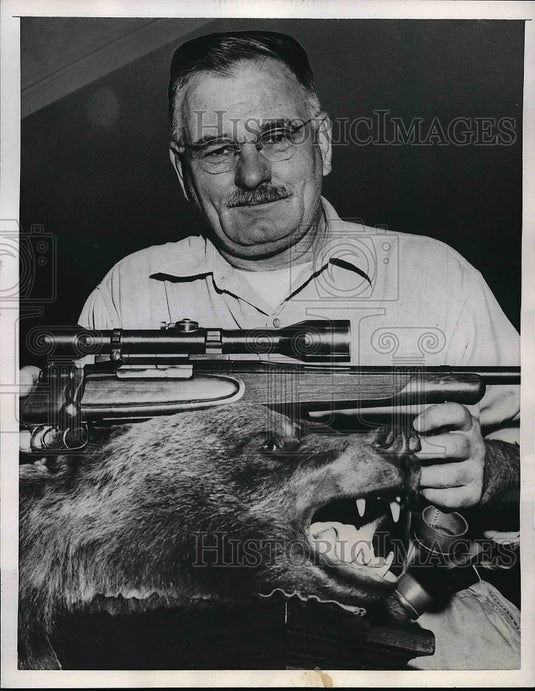1957 Capt. L. E. Wadman Shows Custom Made Rifle He Built for Hunting - Historic Images
