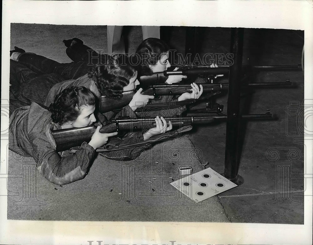 1938 Trio of Riflewomen from Dextel Institute of Technology - Historic Images