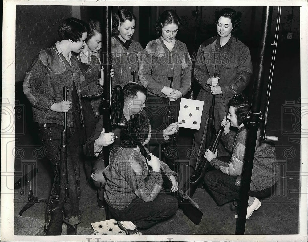 1938 Maj. Walter Hibbard Coaches Dextel&#39;s Women&#39;s Rifle Team - Historic Images