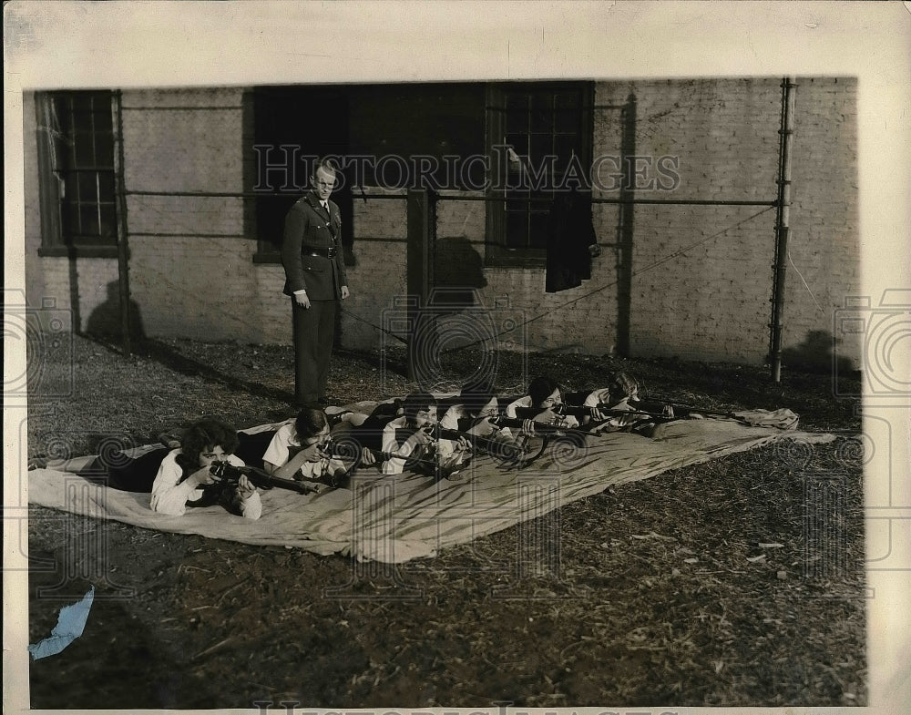 1928 Press Photo Drexel Institute sharpshooting team. Lieut. GK Nelson coach-Historic Images