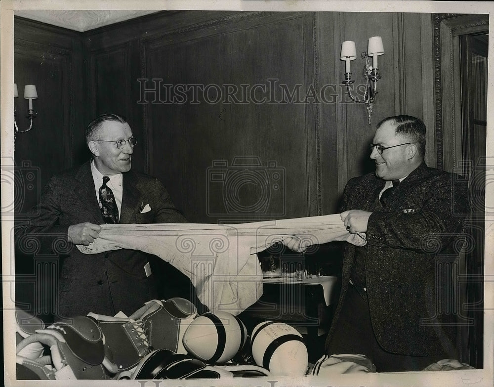 1940 Press Photo Chuck Sutherland and Steve Owen - Historic Images