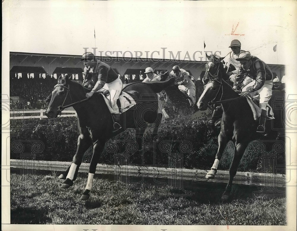 1934 The opening race of the Spring Racing Season at Pimlioo, MO - Historic Images