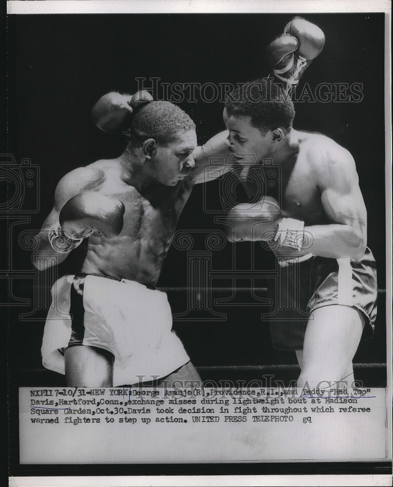 1953 Press Photo George Aranjo Teddy "Red Top" Davis Boxing Madison Square Garde - Historic Images