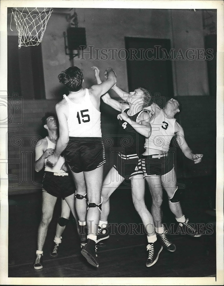 1943 George Senesky of St. Joseph College vs Newark U.&#39;s Joe Caskey - Historic Images