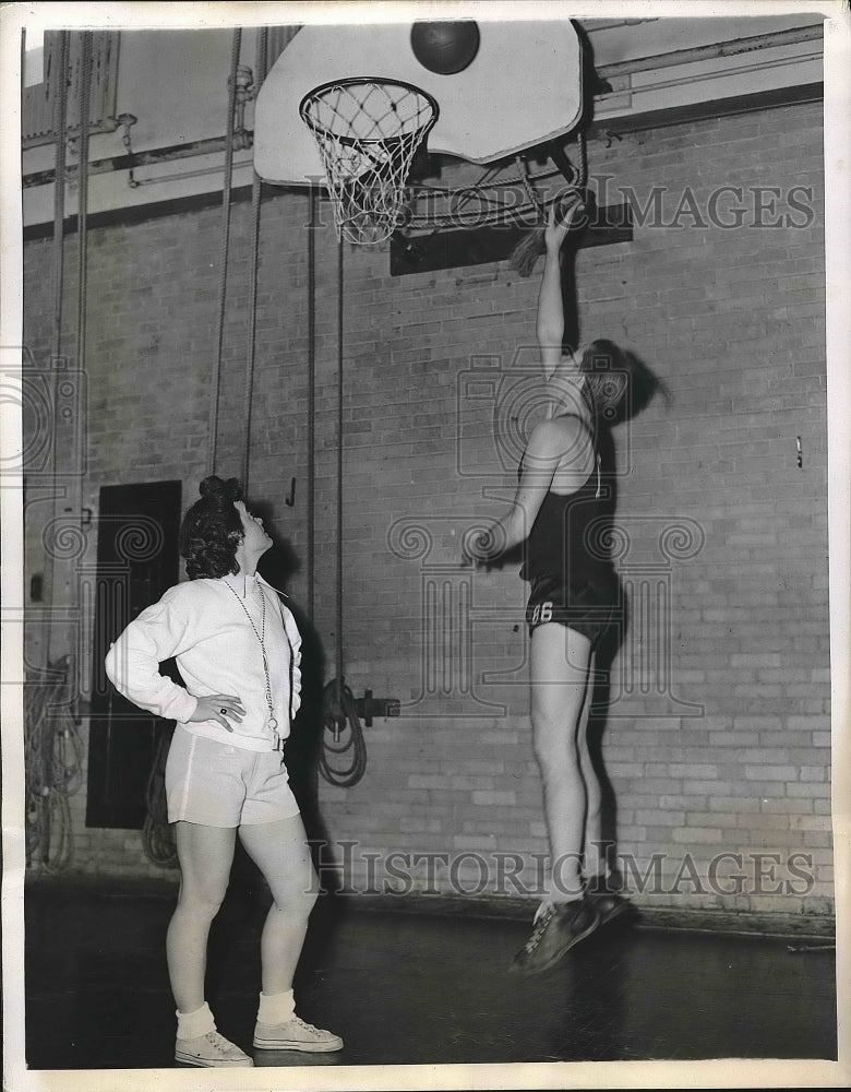 1947 Basketball players Duane Garrison and Shirley Jameson - Historic Images