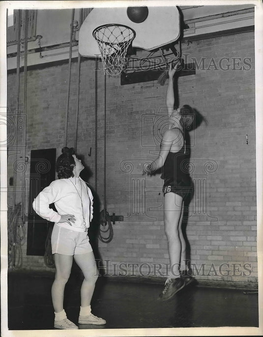 1947 Basketball players Duane Garrison and Shirley Jameson - Historic Images