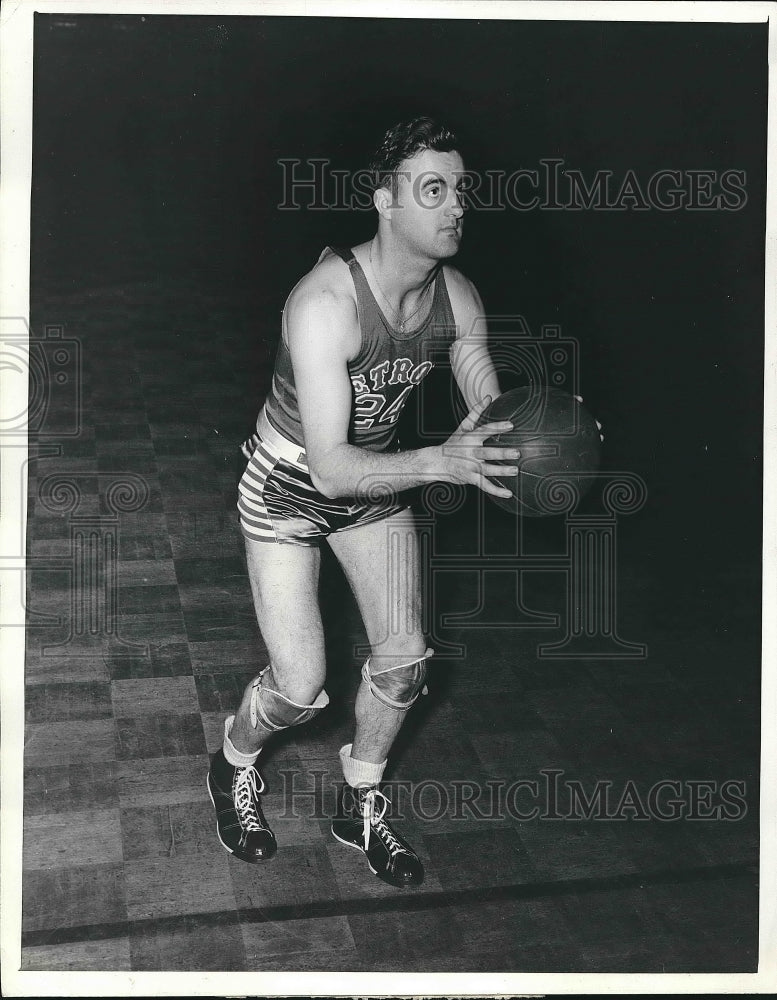 1940 University of Detroit basketball player Frank O&#39;Donnell - Historic Images
