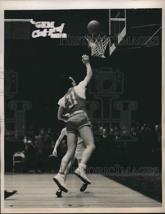 1941 College basketball players Sol Schwartz and Harold Braden - Historic Images