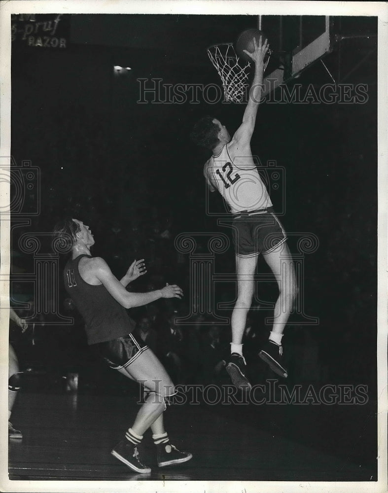 1942 Press Photo College best ballplayers Jim White and Tony Braginetz - Historic Images