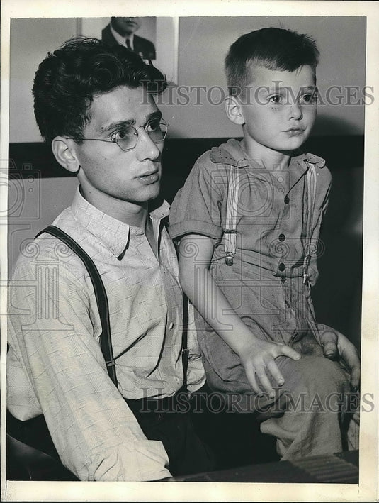 1941 Press Photo Gerhard Stoll And Son, Charles, After Wife Is Found Dead - Historic Images
