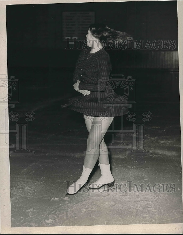 Skater Barbara Jane Carr  - Historic Images
