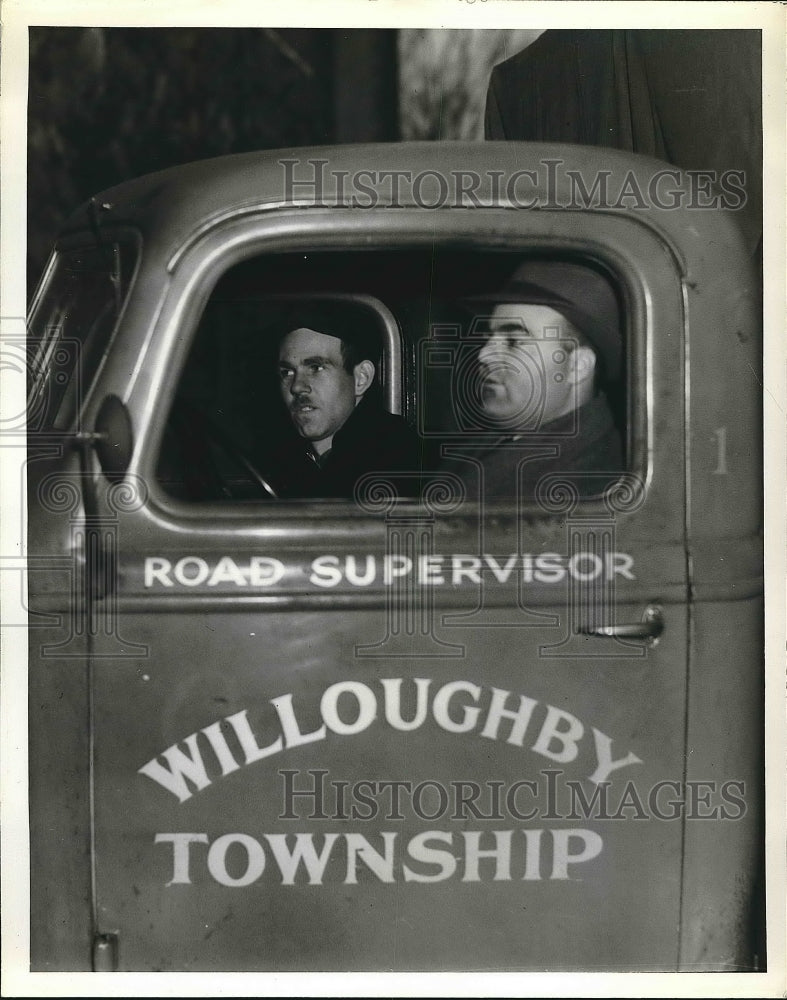 1940 Press Photo Anthony Venditti, Charles Jones of Willoughby Township - Historic Images