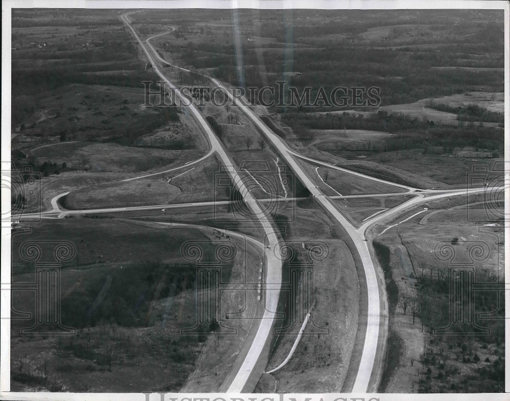 1962 Kentucky&#39;s Modern Interstate Highway  - Historic Images