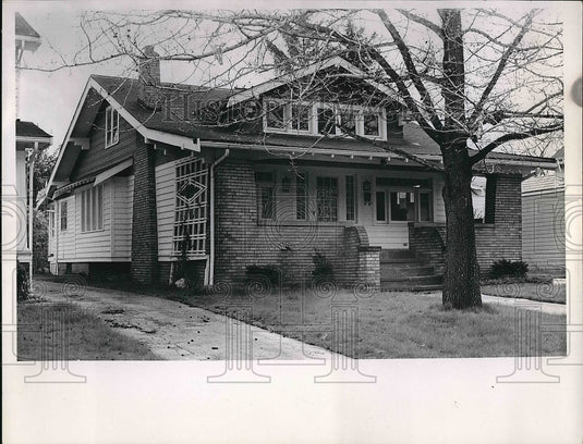 1966 House was sold to build a freeway  - Historic Images