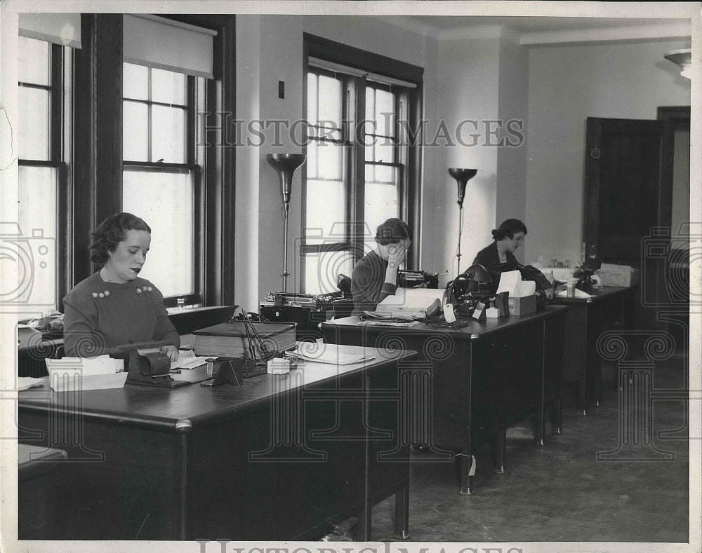 1938 Press Photo Bookkeepers for the United mine workers - nea55626-Historic Images