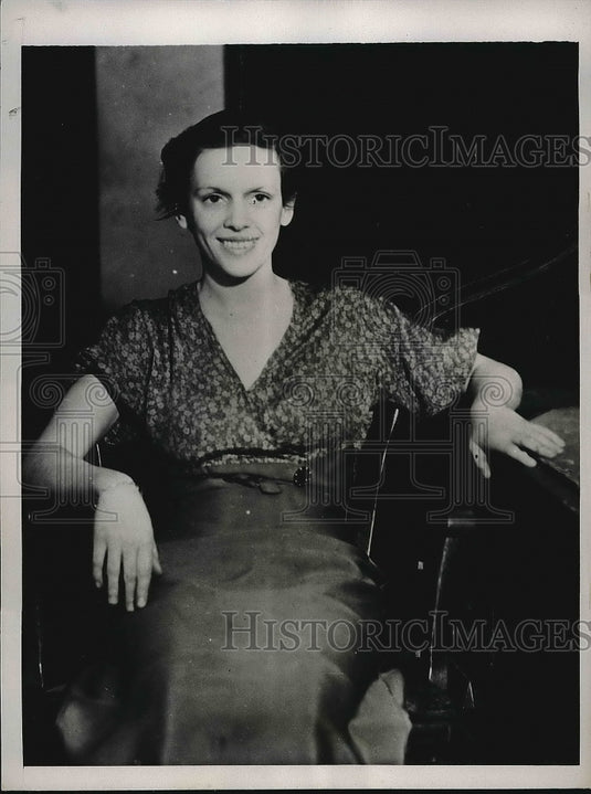 1935 Dorism Chase after being arrested  - Historic Images