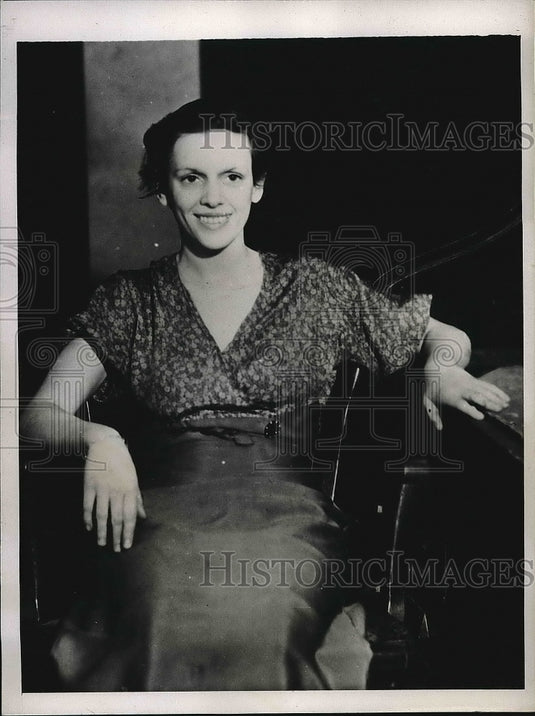 1935 Dorism Chase after being arrested  - Historic Images