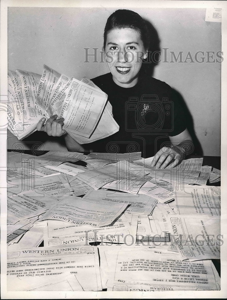 1956 Press Photo Mrs. Mavis Condon Sec. for the International Rescue Committee - Historic Images