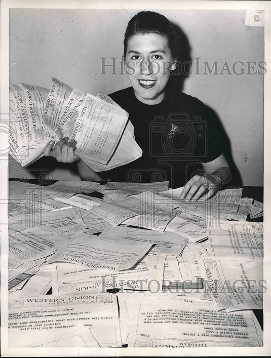 1956 Press Photo Mrs. Mavis Condon Sec. for the International Rescue Committee - Historic Images