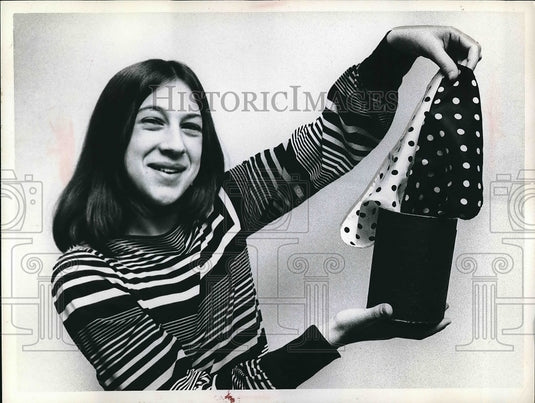 Barrie Shuhuan 16 Year Old Magician  - Historic Images