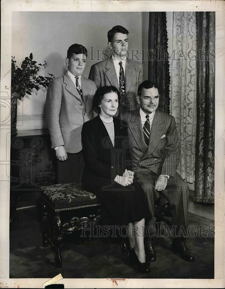 1948 Press Photo Governor Thomas E. Dewey Presidential Candidate & Family - Historic Images