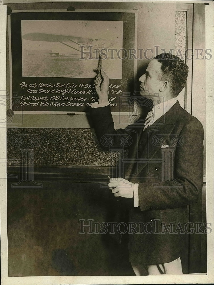 1929 Press Photo Jane Frances De Villard planning his trip around the world - Historic Images